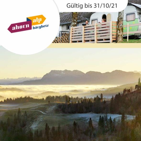 Rustikales Alpen-Wohnwagen-Erlebnis