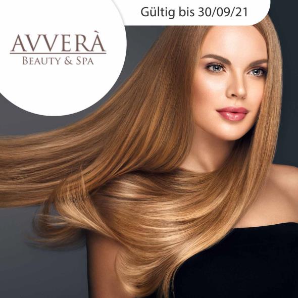 Glättende Keratinbehandlung