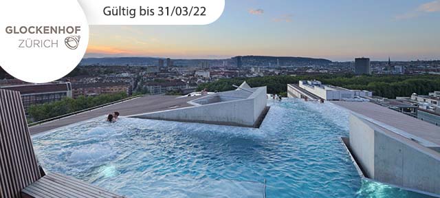 Baden über den Dächern von Zürich